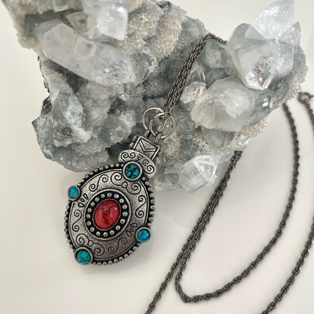 Kabyle Pendant Necklace – 1970s Statement Piece 📿